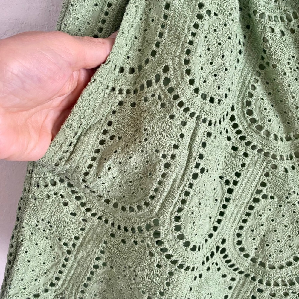 Farm Rio Pineapple Eyelet Shorts Green Drawstring Pockets Scalloped Hem L EUC - Picture 4 of 14